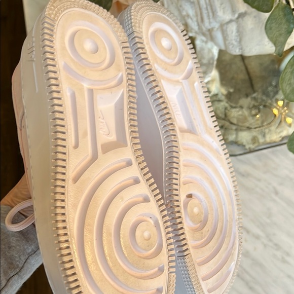 Nike AIR FORCE 1 AF1 Pink Suede Sneakers with White Laces - Picture 10 of 10